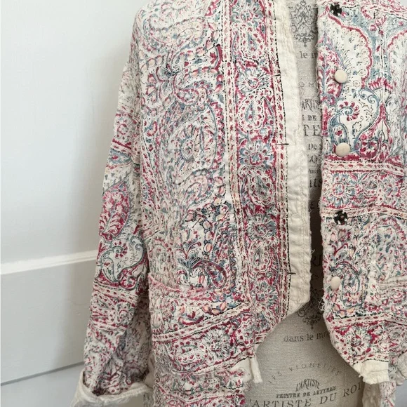 Magnolia Pearl Kimono Jacket in Cream with Red & Blue Paisley - Picture 2 of 3